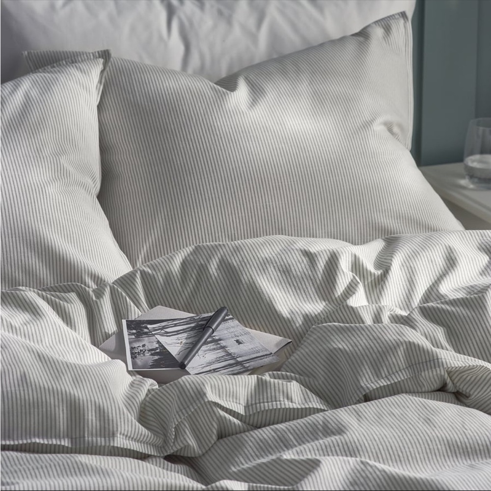 Striped/gray duvet cover